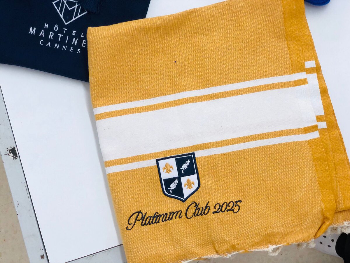 Foulard Platinum Club 2025